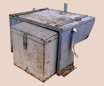 Land Rover Dormobile toilet and refrigerator stand