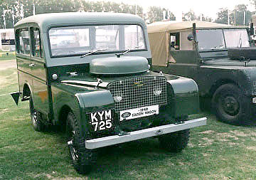 Early Land Rover stationwago