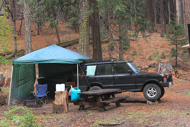 Range Rover Classic camping