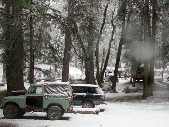 Snow camp Land Rovers